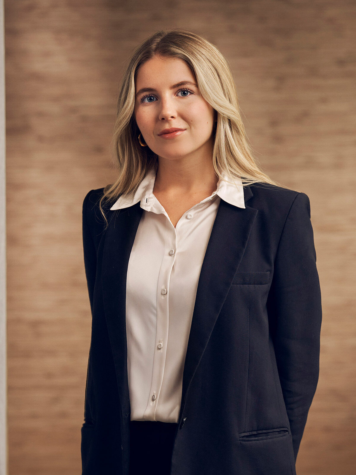 Bischoff Joelle Rechtskraft Advokatur 3x4