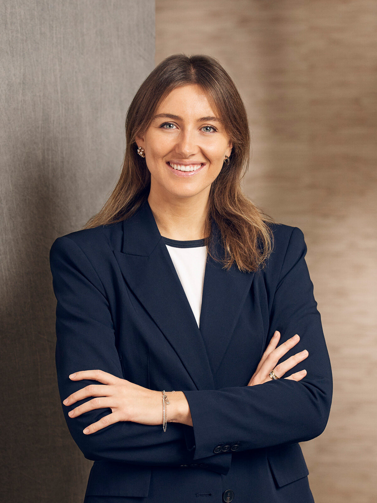 Kreis Sara Rechtskraft Advokatur 3x4